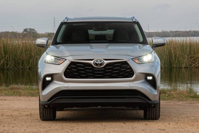 2022_toyota_highlander_4dr-suv_xle_f_oem_1_815x543