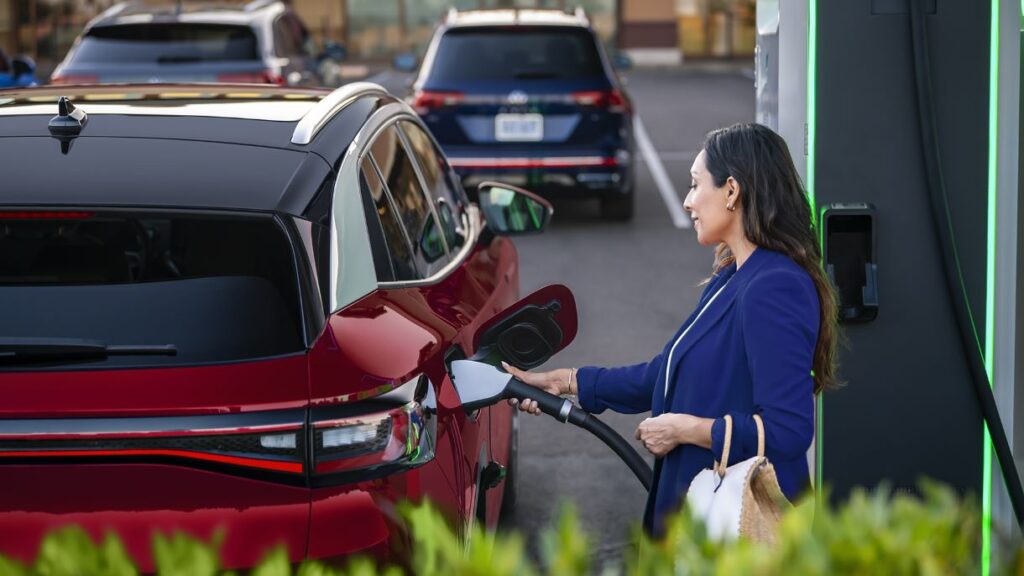 Volkswagen anuncia el lanzamiento de Plug&Charge en Electrify América para el SUV eléctrico ID.4