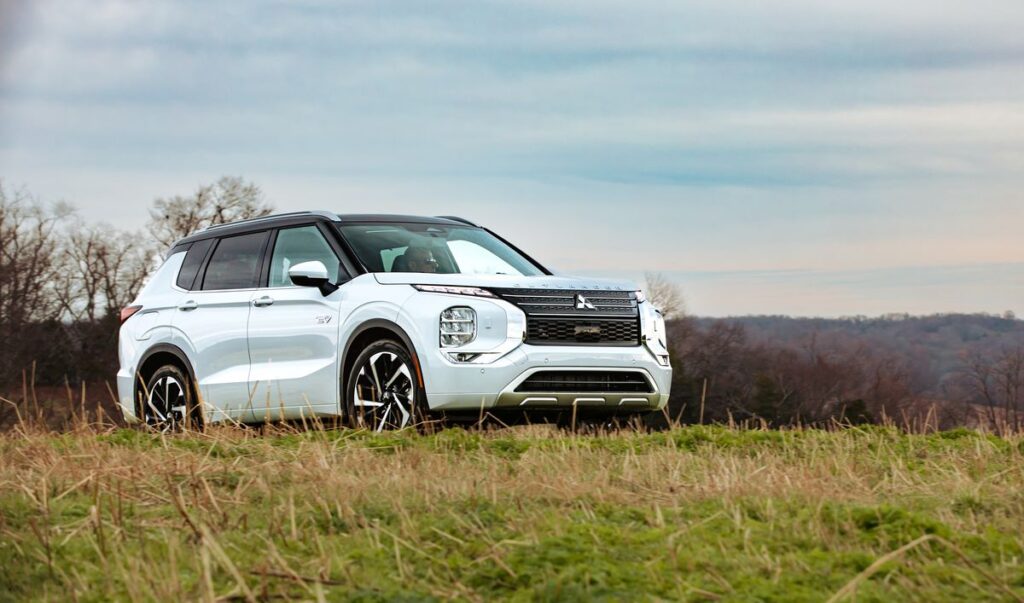 El Mitsubishi Outlander Plug-in Híbrido (PHEV) fue nombrado el Auto ecológico familiar del año 2025