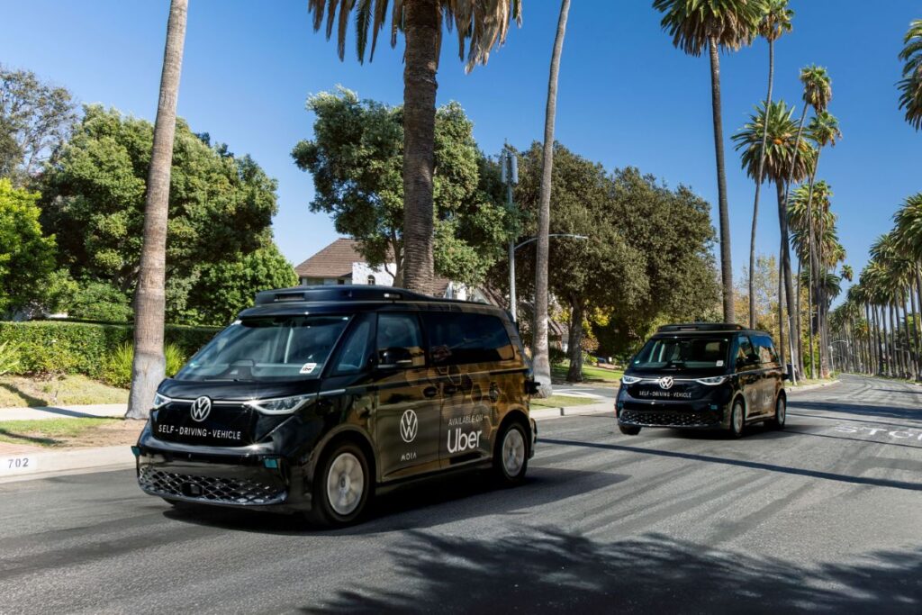 Volkswagen y Uber lanzan una alianza estratégica a largo plazo para implementar vehículos autónomos ID. Buzz en la plataforma Uber