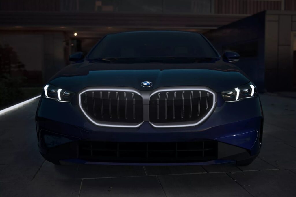 Los 5 autos del 2026 con la mejor iluminación LED adaptada para manejo nocturno
